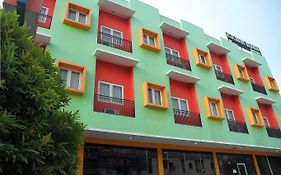 RedDoorz At Hotel Gajah Mada Palu